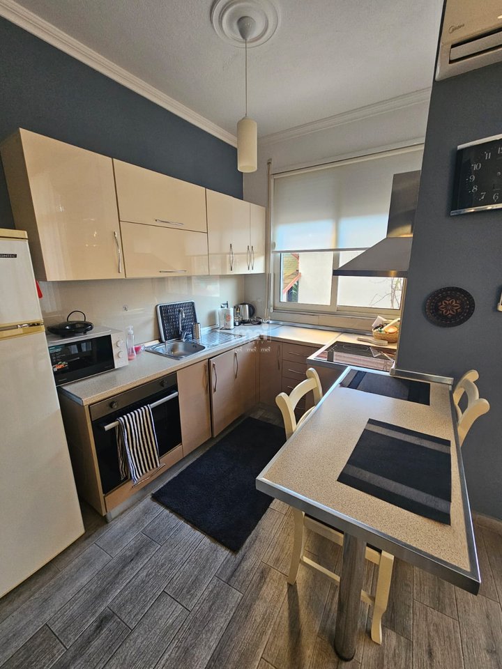 FOR RENT SECOND FLOOR OF A VILLA IN THE CENTER OF DURRES!