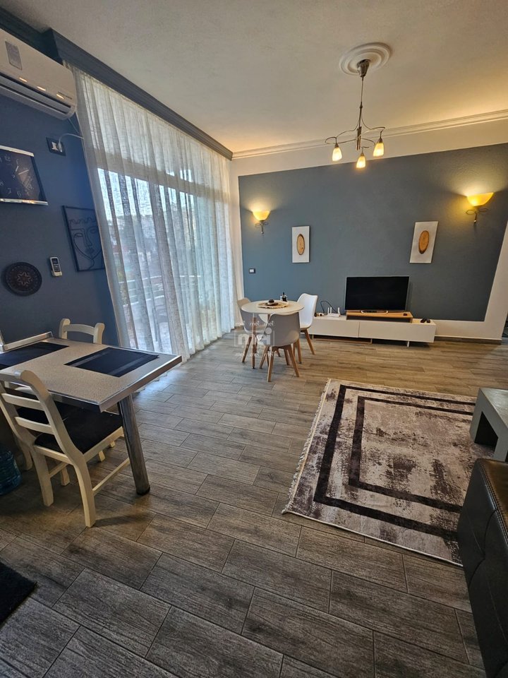 FOR RENT SECOND FLOOR OF A VILLA IN THE CENTER OF DURRES!