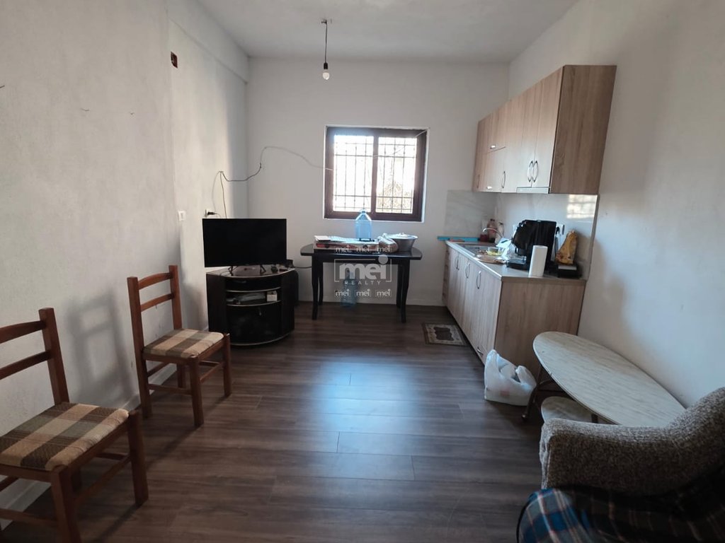 JEPET ME QIRA KATI 1 I NJE SHTEPIE PRIVATE NE SHKOZET!