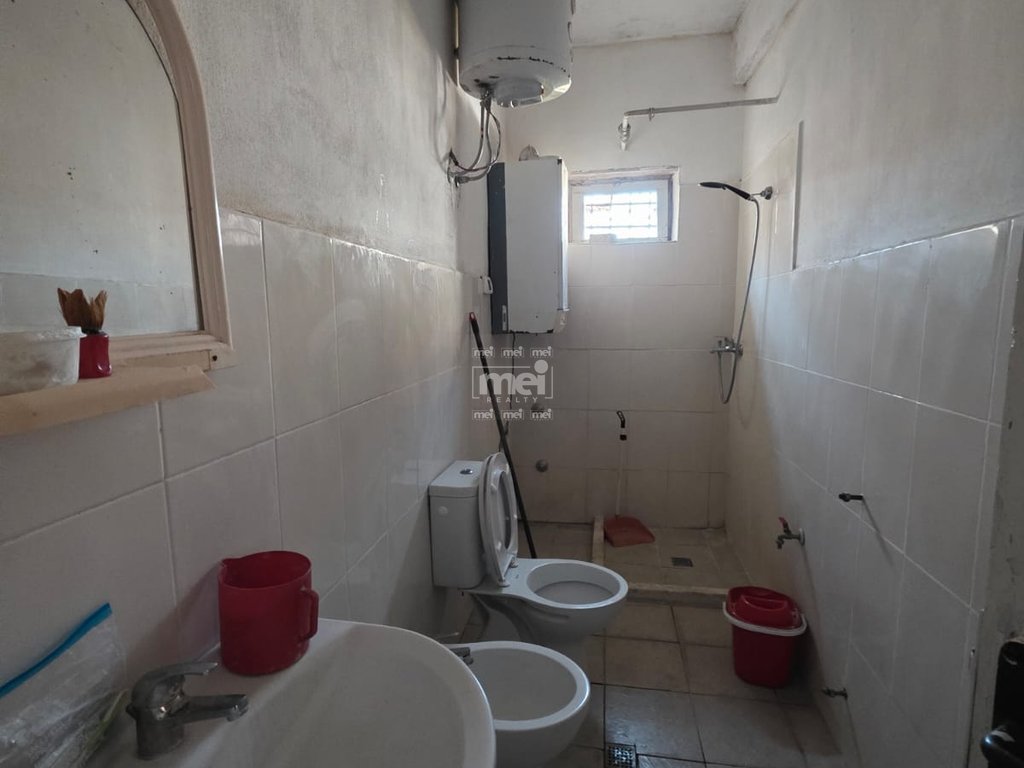 JEPET ME QIRA KATI 1 I NJE SHTEPIE PRIVATE NE SHKOZET!