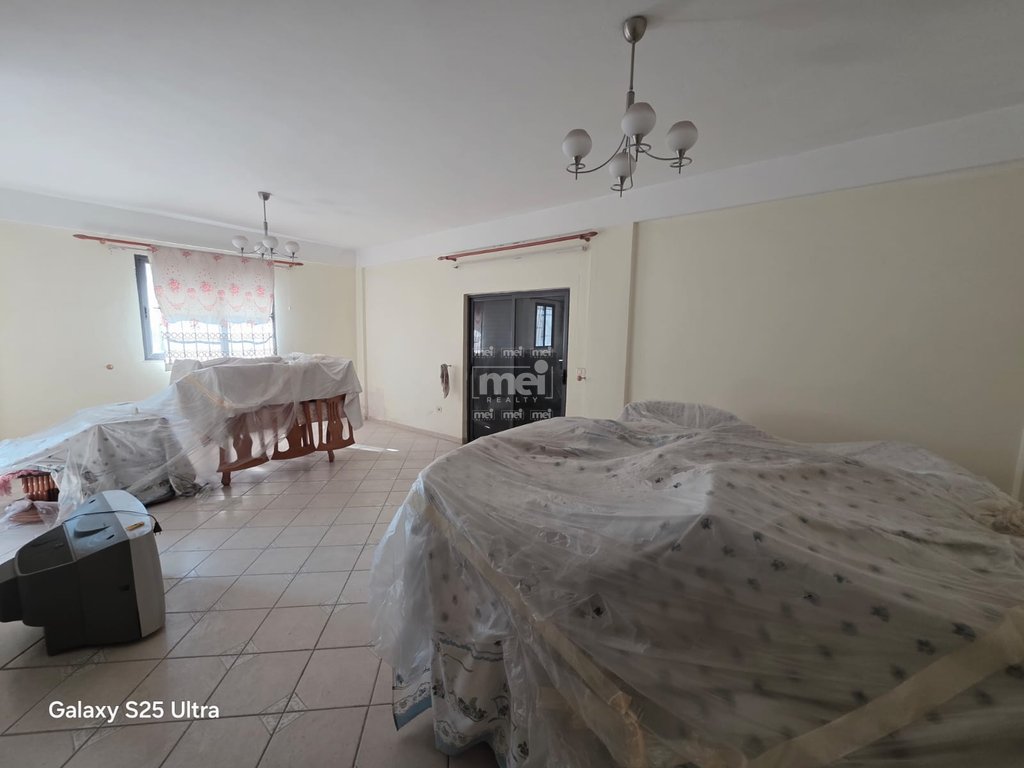 JEPET ME QIRA KATI I NJE SHTEPIE PRIVATE NE SHKOZET!