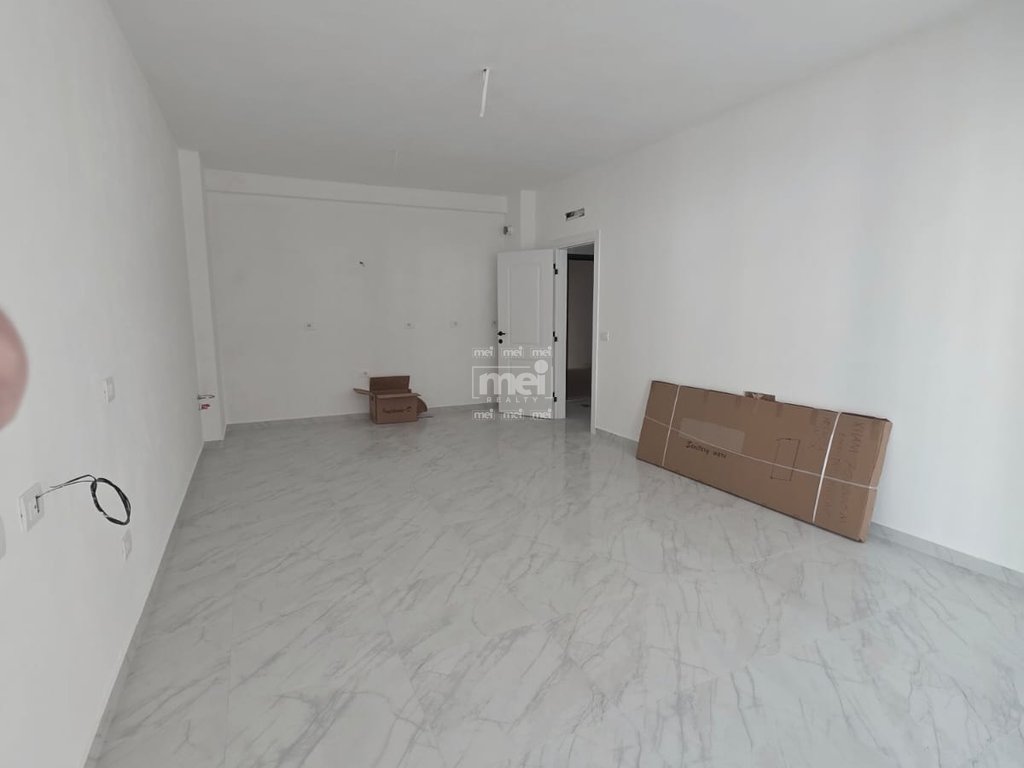 SHITET NJE APARTAMENT 1+1 NE MALI I ROBIT!