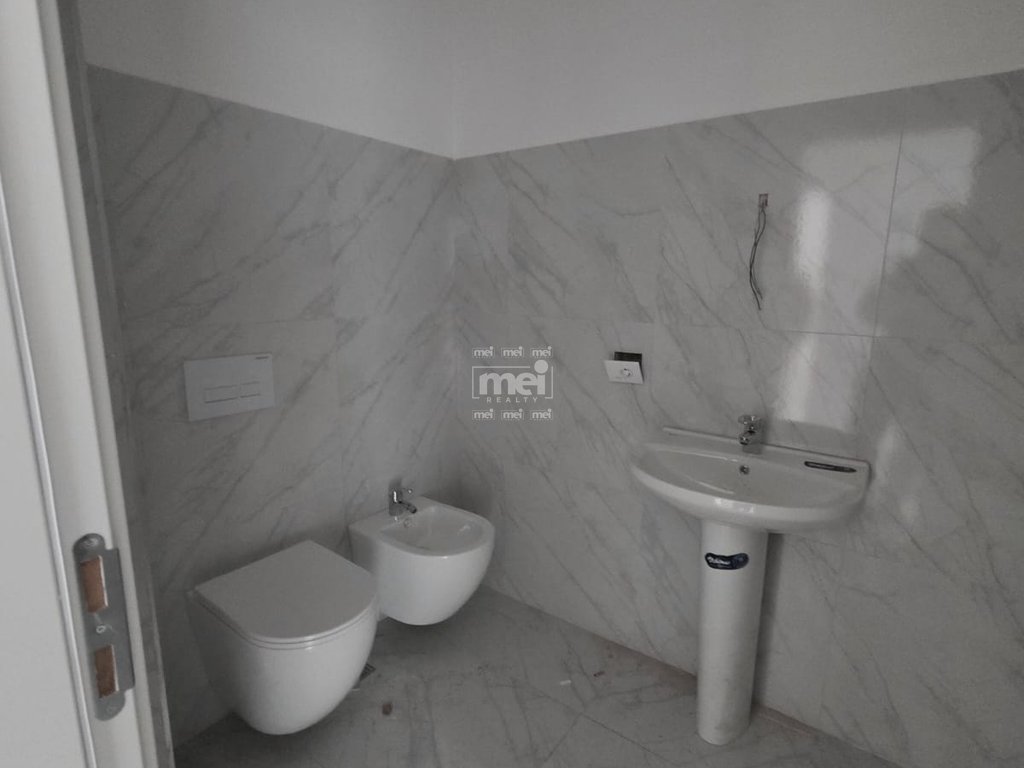 SHITET NJE APARTAMENT 1+1 NE MALI I ROBIT!