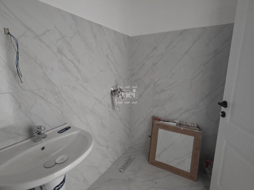 SHITET NJE APARTAMENT 1+1 NE MALI I ROBIT!