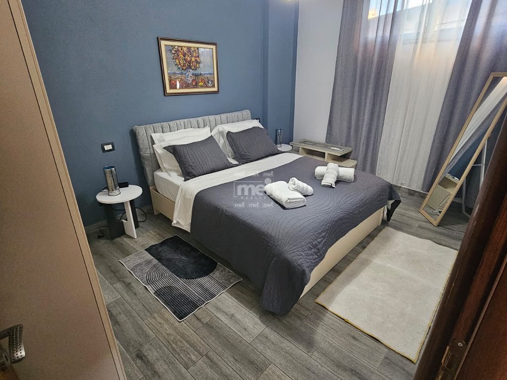 JEPET ME QIRA KATI I DYTE I NJE VILE NE QENDER DURRES!