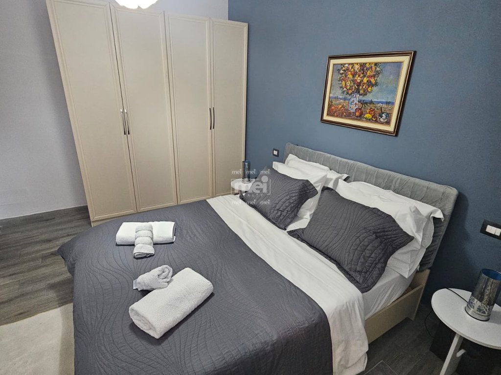 JEPET ME QIRA KATI I DYTE I NJE VILE NE QENDER DURRES!