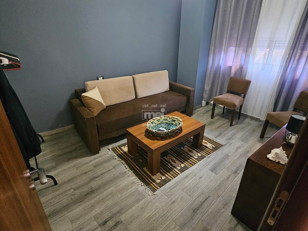 JEPET ME QIRA KATI I DYTE I NJE VILE NE QENDER DURRES!