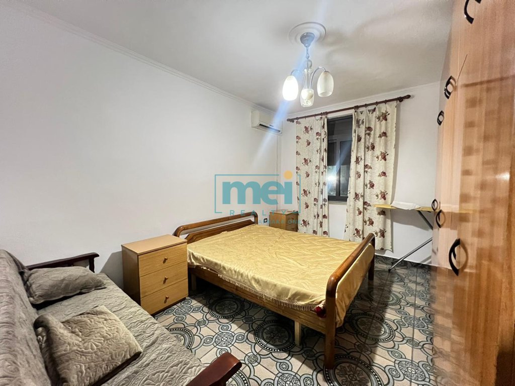 Jepet Me Qera Super Apartament 2+1 Ne Laprake!