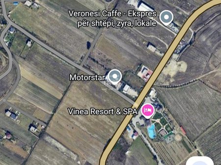SHITET TOKE NE ARAPAJ BUZE RRUGES KRYESORE DURRES -TIRANE PRANE "VINEA RESORT".