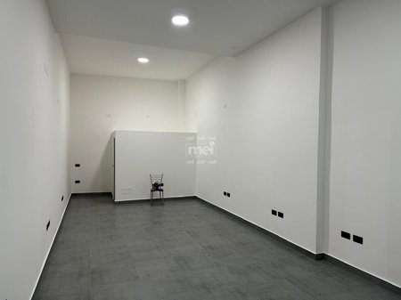 JEPET ME QIRA AMBIENT BIZNESI NE QENDREN E DURRESIT!