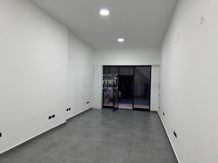 JEPET ME QIRA AMBIENT BIZNESI NE QENDREN E DURRESIT!