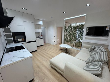 SHITET APARTAMENT 1+1 PRANE UJESJELLESIT, DURRES!