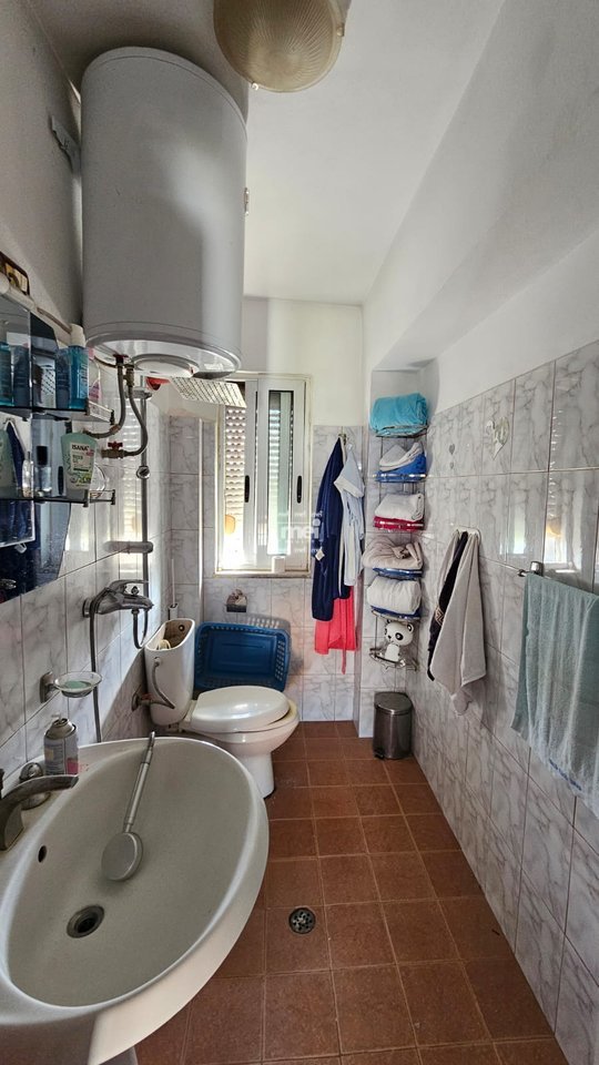 JEPET ME QIRA APARTAMENT 1+1 PRANE STADIUMIT!