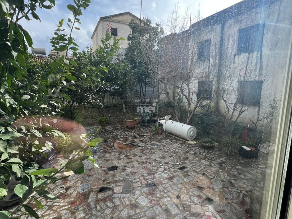 JEPET ME QIRA VILE AFER MUZEUMIT!