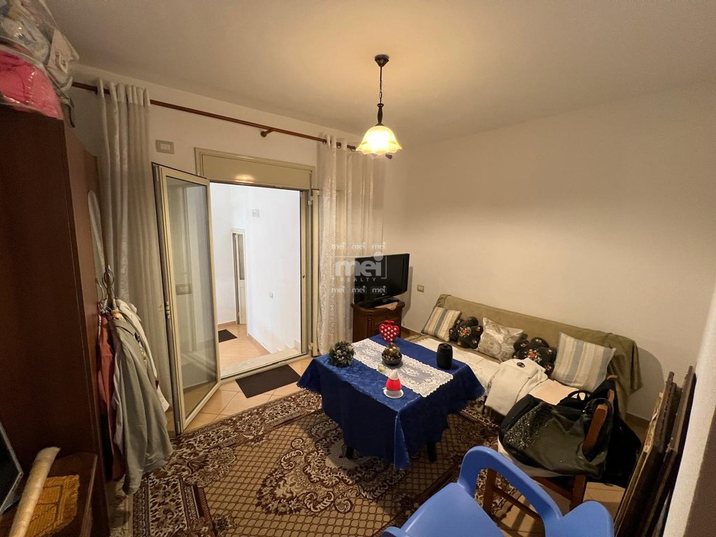 JEPET ME QIRA VILE AFER MUZEUMIT!