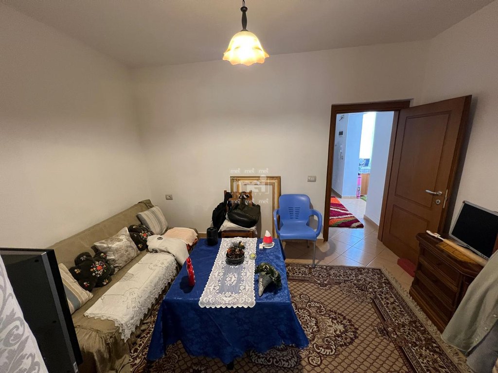 SHITET VILE AFER MUZEUMIT!