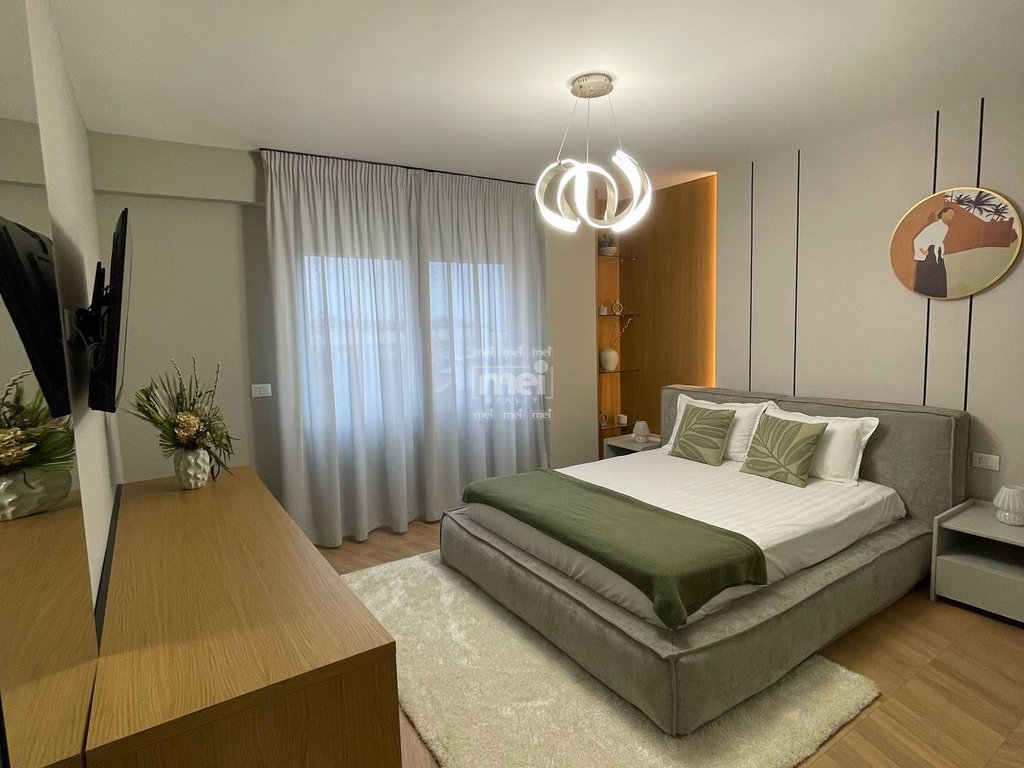 SHITET APARTAMENT 1+1 NE HEKURUDHA PLAZH!