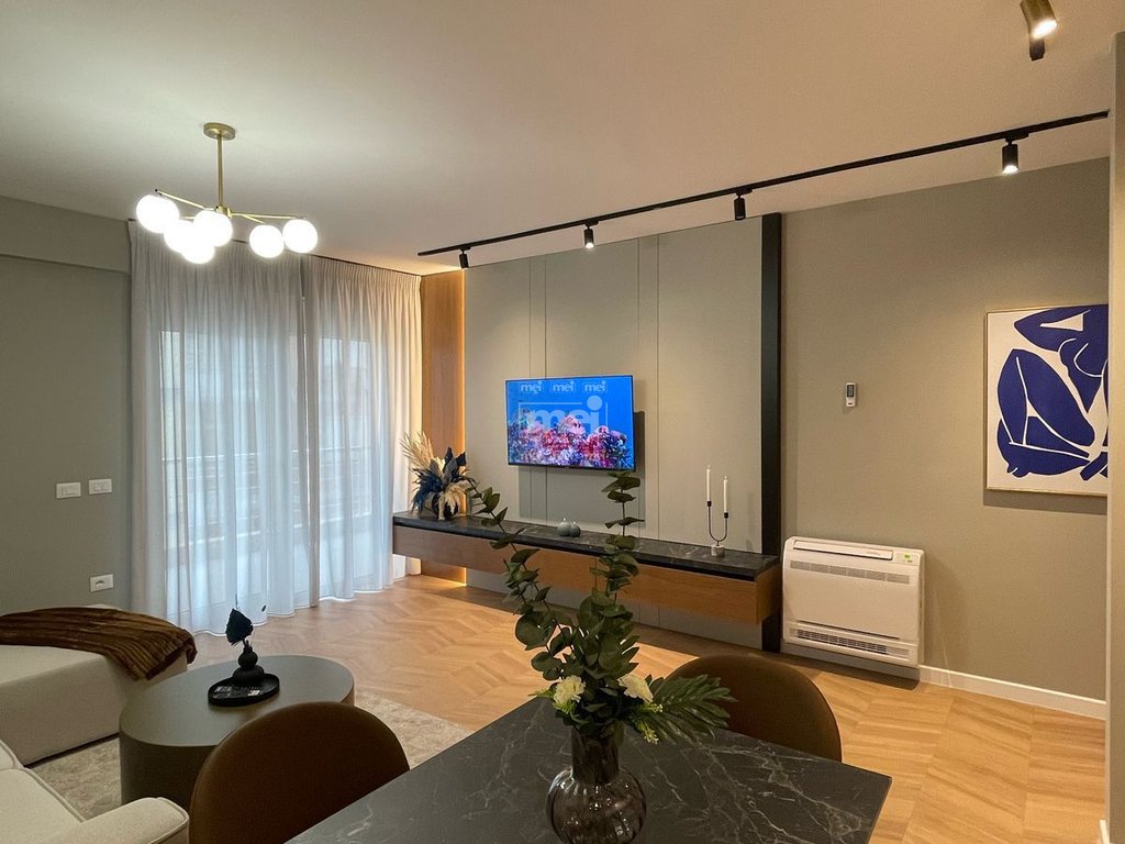 SHITET APARTAMENT 1+1 NE HEKURUDHA PLAZH!