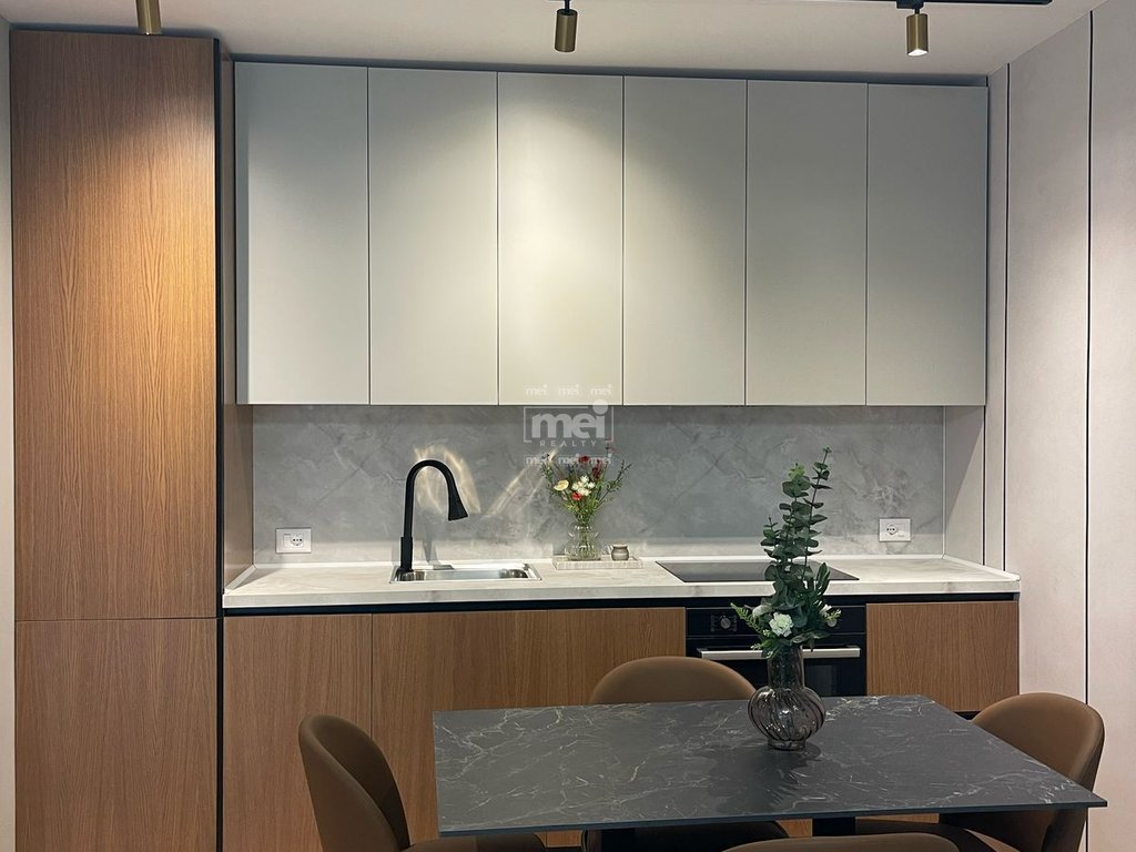 SHITET APARTAMENT 1+1 NE HEKURUDHA PLAZH!