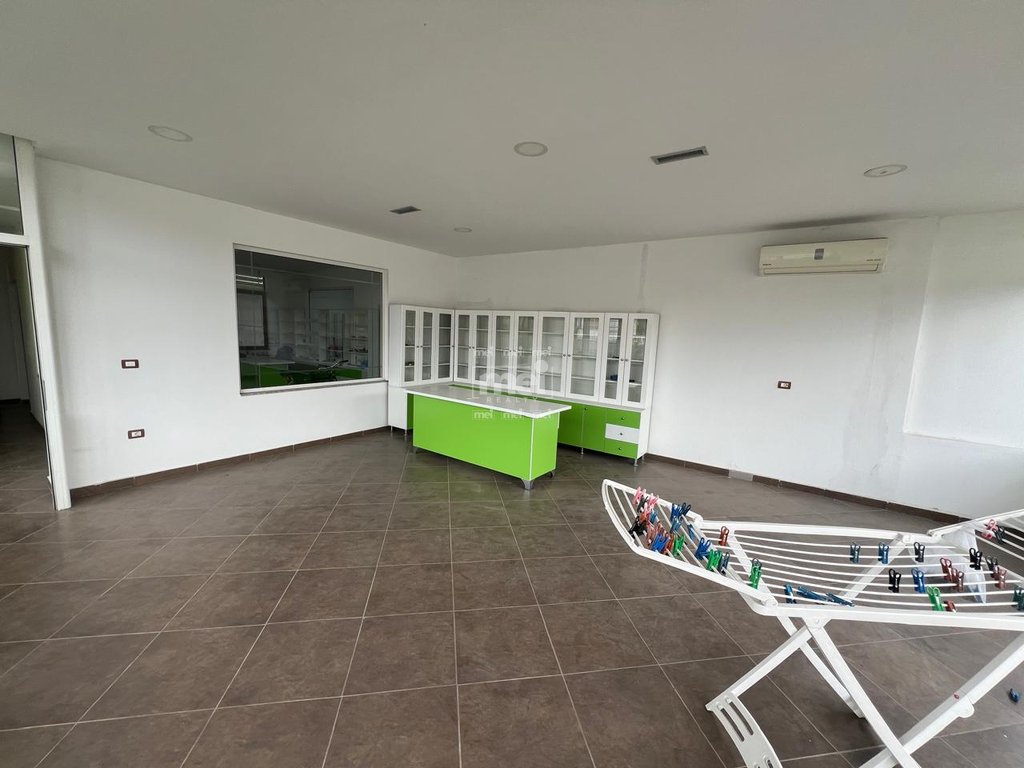 JEPET ME QIRA AMBIENT BIZNESI NE SPITALLE!