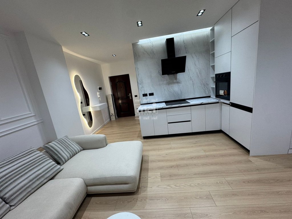 SHITET APARTAMENT 1+1 PRANE UJESJELLESIT, DURRES!