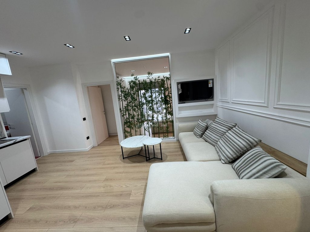 SHITET APARTAMENT 1+1 PRANE UJESJELLESIT, DURRES!