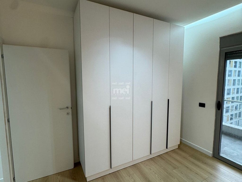 SHITET APARTAMENT 1+1 PRANE UJESJELLESIT, DURRES!