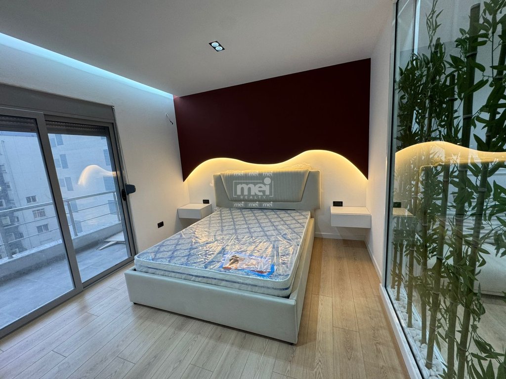 SHITET APARTAMENT 1+1 PRANE UJESJELLESIT, DURRES!