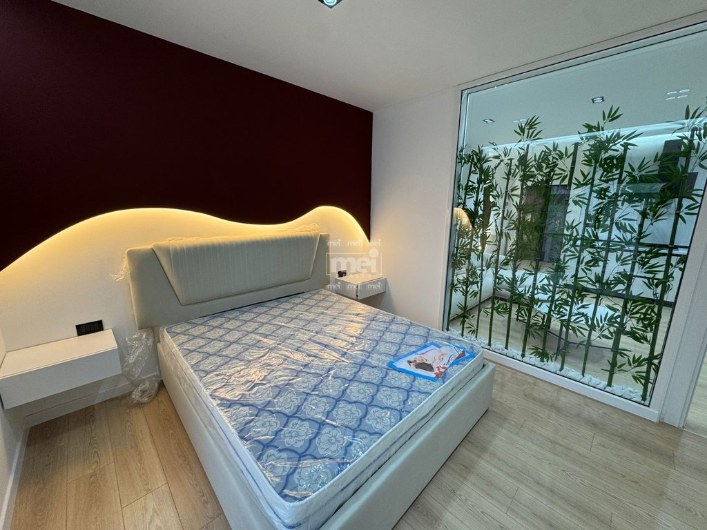 SHITET APARTAMENT 1+1 PRANE UJESJELLESIT, DURRES!