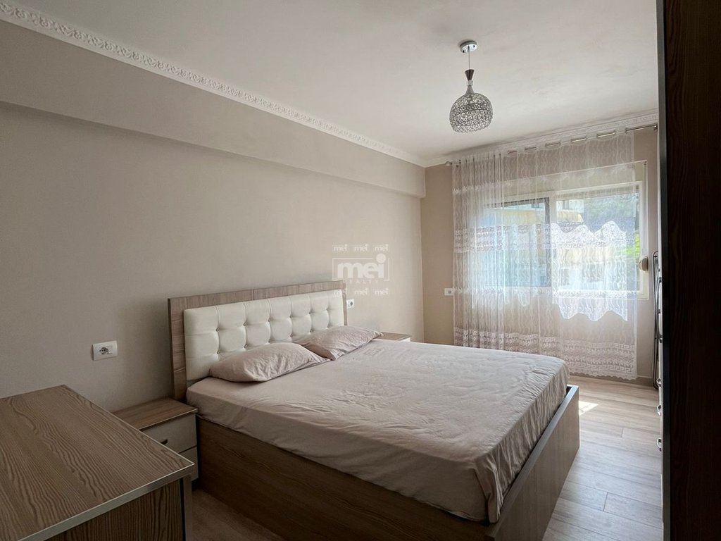 JEPET ME QIRA APARTAMENT 1+1 PRANE SHKOLLES EFTALI KOCI, DURRES!