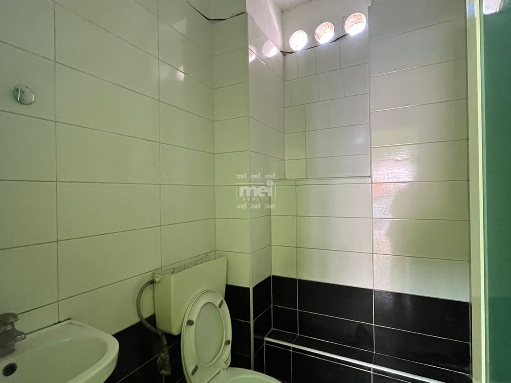 JEPET ME QIRA AMBIENT PRANE DREJTORISE SE POLICISE, DURRES!