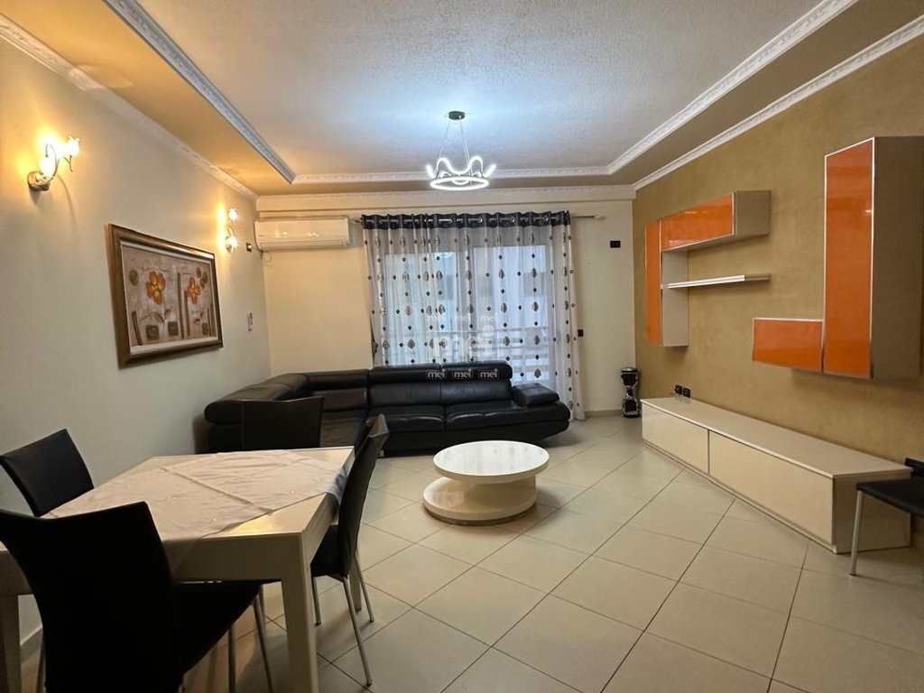 JEPET ME QIRA APARTAMENT 2+1 TEK DREJTORIA E POLICISE