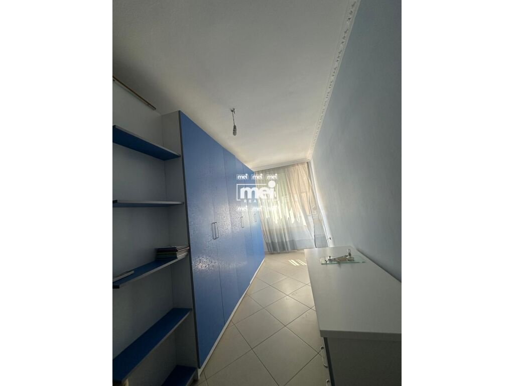 JEPET ME QIRA APARTAMENT 2+1 TEK DREJTORIA E POLICISE