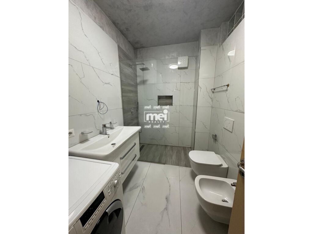 JEPET ME QIRA APARTAMENT 2+1 TEK DREJTORIA E POLICISE