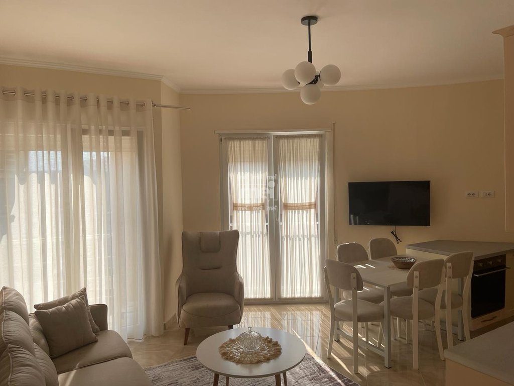 JEPET ME QIRA APARTAMENT 2+1 QENDER!