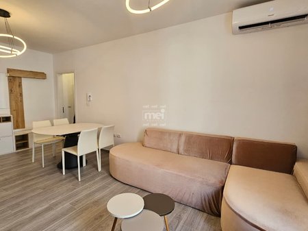 JEPET ME QIRA APARTAMENT 2+1 TEK VILA E ZOGUT!