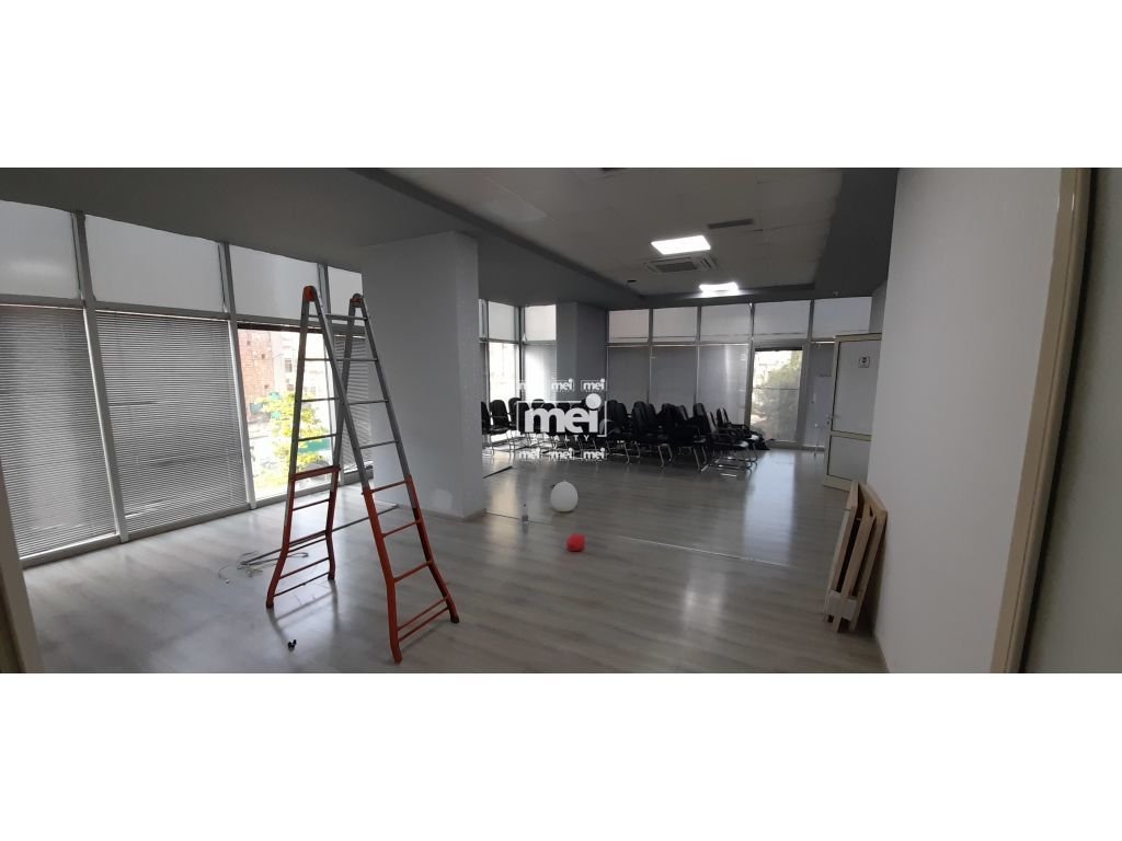 JEPET ME QERA AMBIENT BIZNESI NE QENDER!