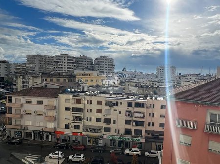 JEPET ME QIRA APARTAMENT 1+1 TEK PALLATI I SPORTIT!