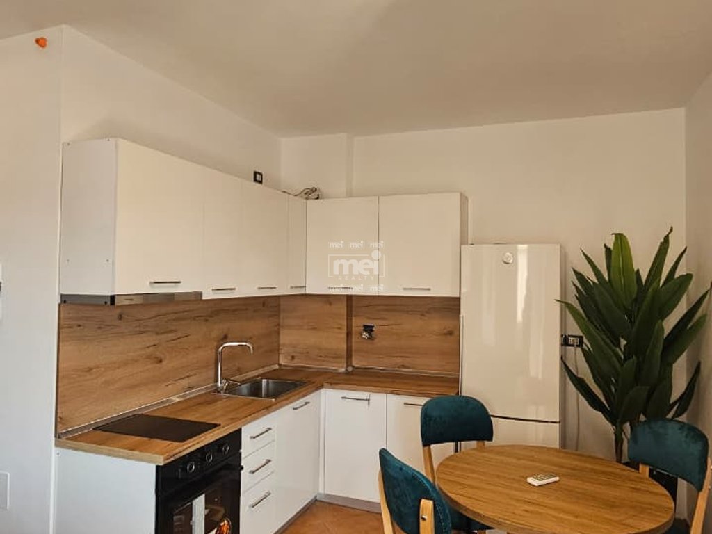 SHITET APARTAMENT 1+1 NE SHKEMB KAVAJE ME PAMJE NGA DETI !