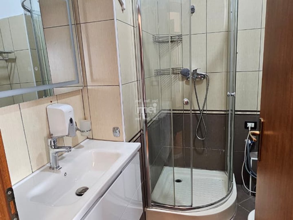 SHITET APARTAMENT 1+1 NE SHKEMB KAVAJE ME PAMJE NGA DETI !