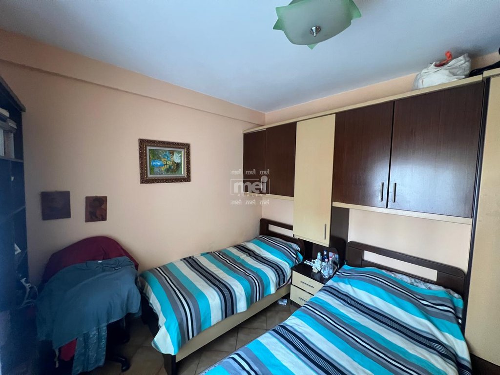 SHITET APARTAMENT 2+1 TEK STACIONI TRENIT!