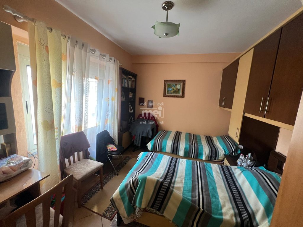 SHITET APARTAMENT 2+1 TEK STACIONI TRENIT!