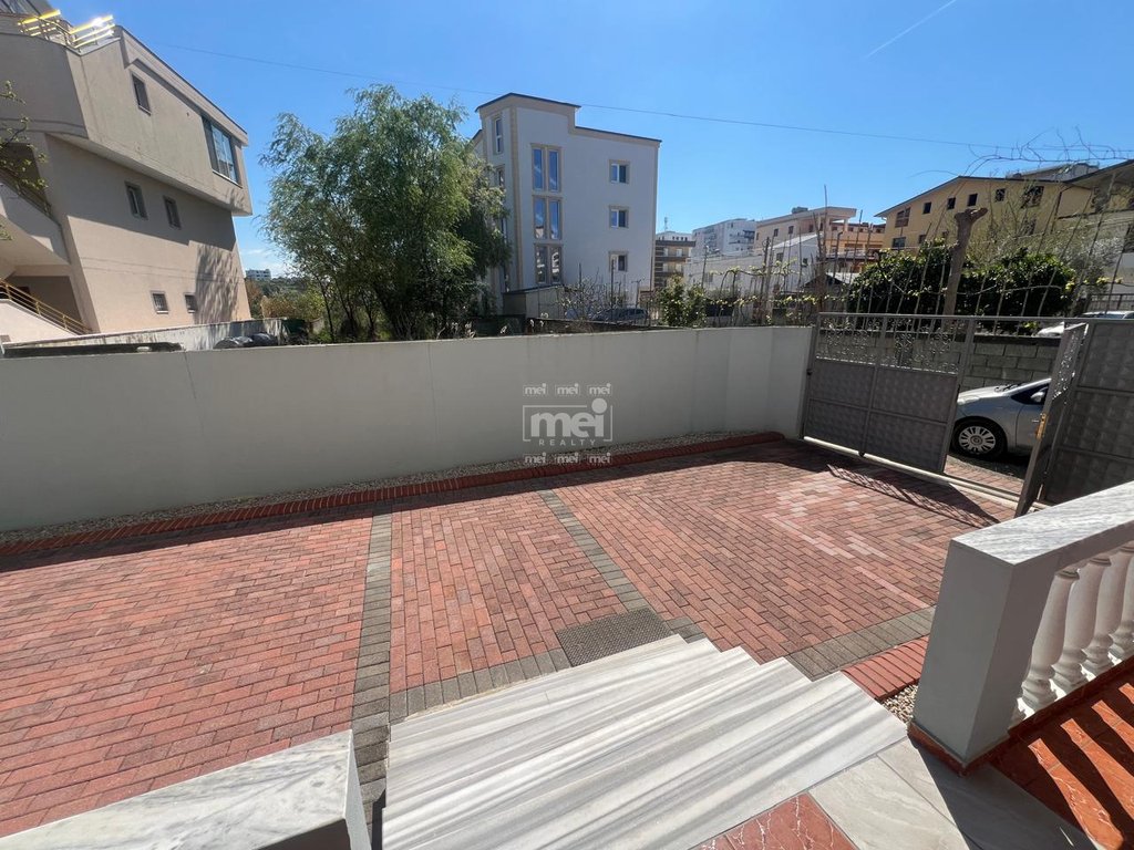 JEPET ME QIRA KAT VILE VILE NE ILIRIA!