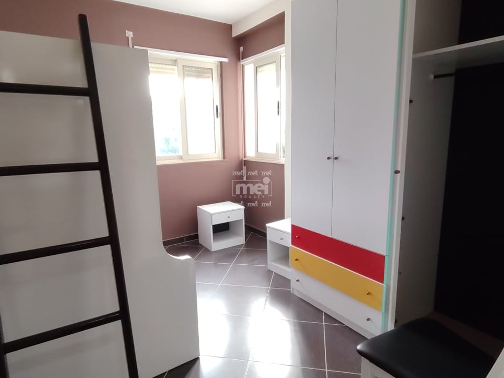 JEPET ME QERA APARTAMENT 2+1+POST PARKIMI TEK MALI I ROBIT