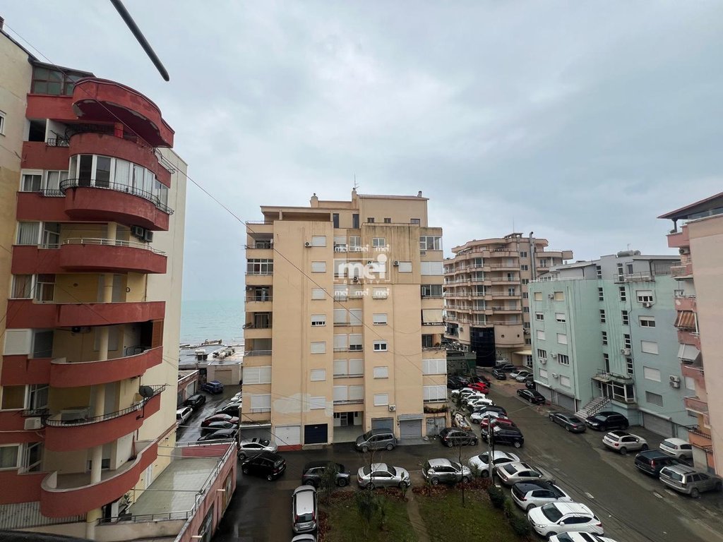 JEPET ME QIRA APARTAMENT  3+1+2 NE VOLLGA!