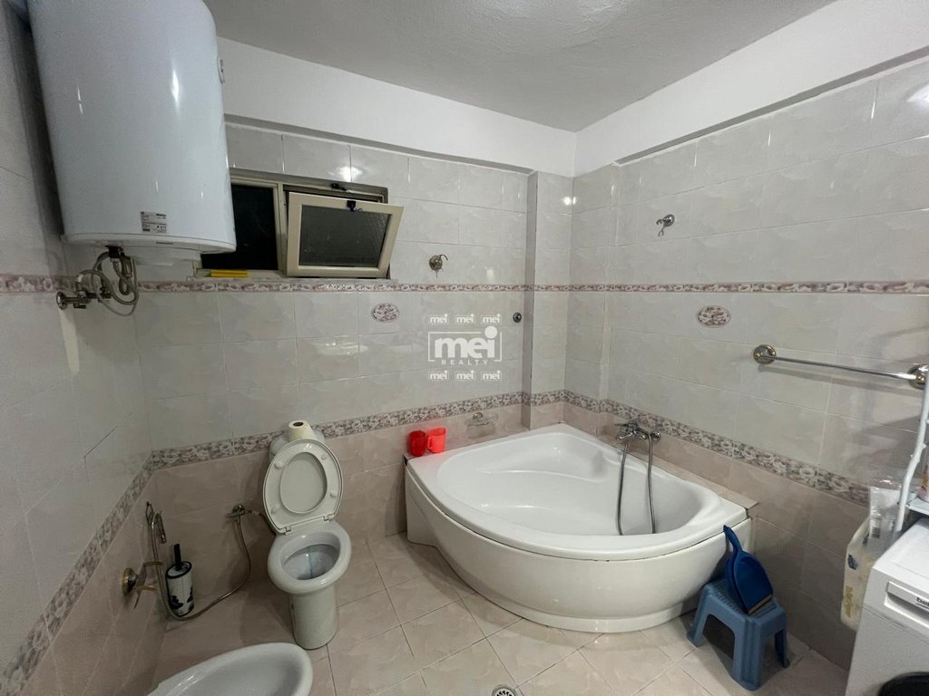 JEPET ME QIRA APARTAMENT  3+1+2 NE VOLLGA!