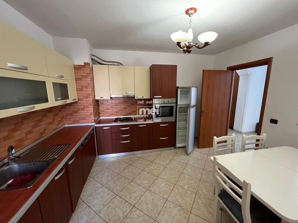 JEPET ME QIRA APARTAMENT 3+1+2 NE VOLLGA ME PAMJE NGA DETI!