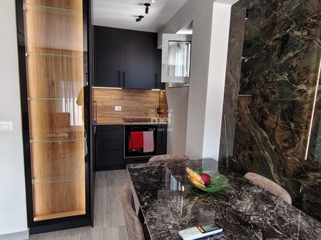 SHITET APARTAMENT 2+1 PRANE UKD!