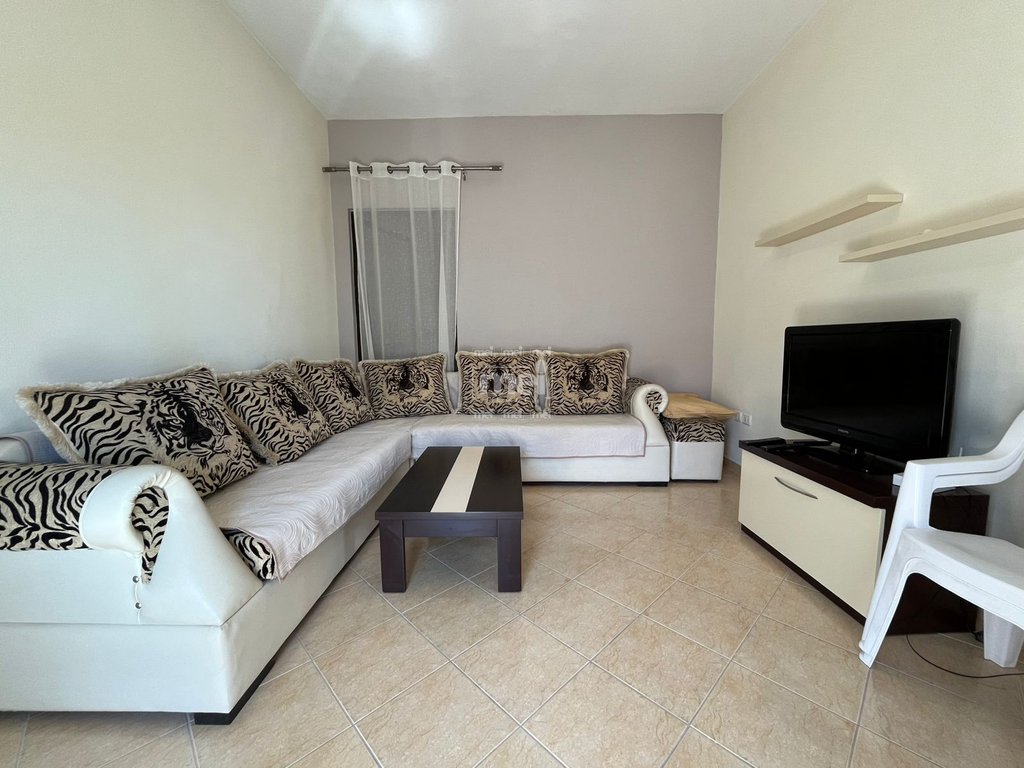 JEPET ME QERA APARTAMENT NE SHKEMB KAVAJE!