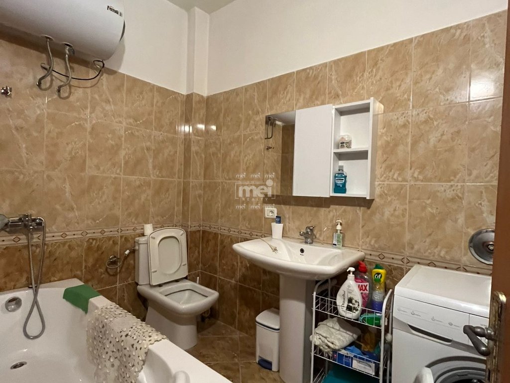 JEPET ME QERA APARTAMENT NE SHKEMB KAVAJE!